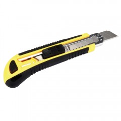Нож строительно-монтажный STEKKER KMU-1 с сегмент. лезвием 18 мм, желтый, черный