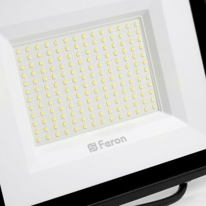 Светодиодный прожектор Feron LL-924 IP65 200W дневной свет (4000К) черный Светодиодный прожектор Feron LL-924 IP65 200W дневной свет (4000К) черный