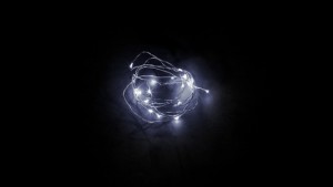 Светодиодная гирлянда Feron CL570 линейная 2м белый свет (5000К) с питанием от батареек Светодиодная гирлянда Feron CL570 линейная 2м белый свет (5000К) с питанием от батареек